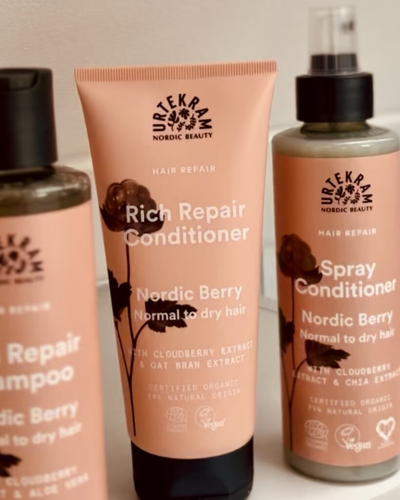 Skandinavisches Design Badezimmer Urtekram Nordic Berry